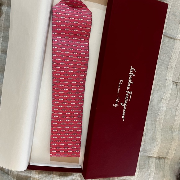 Salvatore Ferragamo Pink Whale Motif Tie - Picture 5 of 5